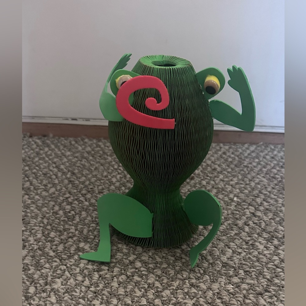 Green Paper Honeycomb Frog Decoration
